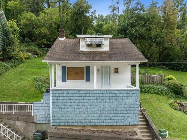 House for sale in Wheeling, Ohio County