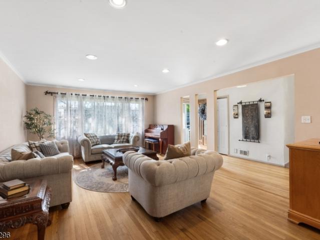 House for sale in Springfield, New Jersey