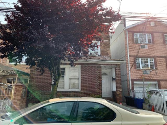 House for sale in Queens, Arverne
