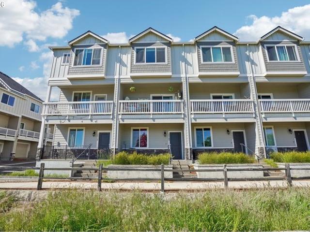 Townhouse for sale in Oregonia