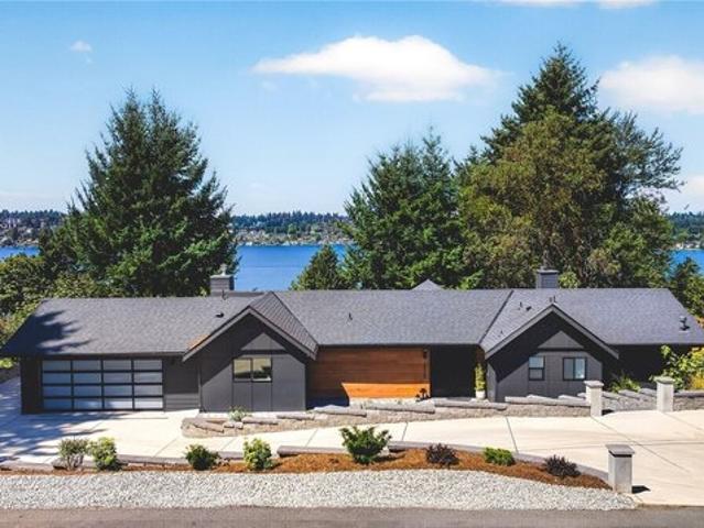 House for sale in Moorlands, Kenmore