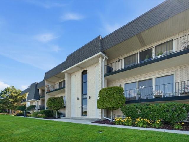 Condo for sale in Orland Park, Illinois
