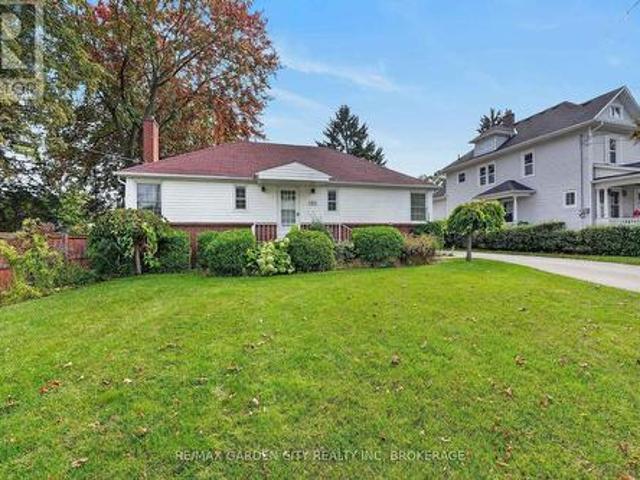 House for sale in Fonthill, Pelham