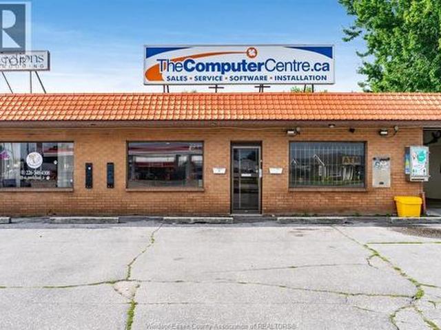 Commercial for rent in Kingsville, Ontario