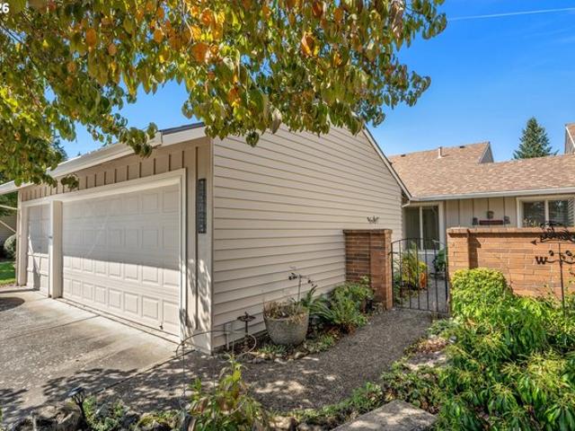 Townhouse for sale in Oregonia