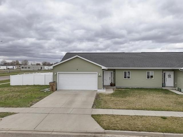 Townhouse for sale in Minot, North Dakota