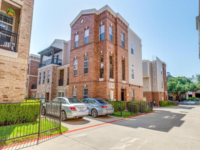 Townhouse for sale in Addison, Texas