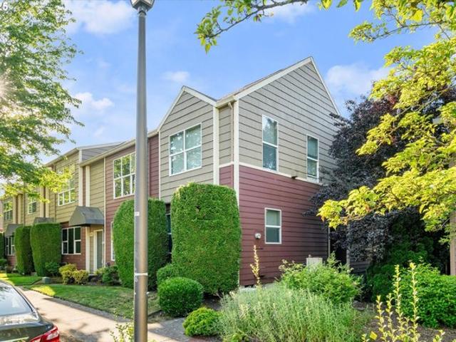 Townhouse for sale in Oregonia