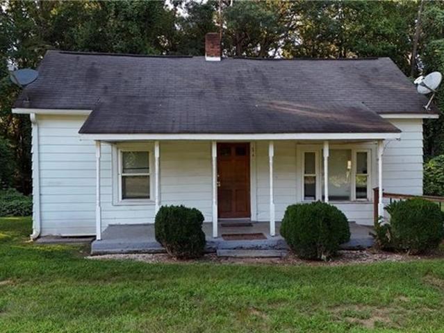 House for sale in Mount Airy, Surry County