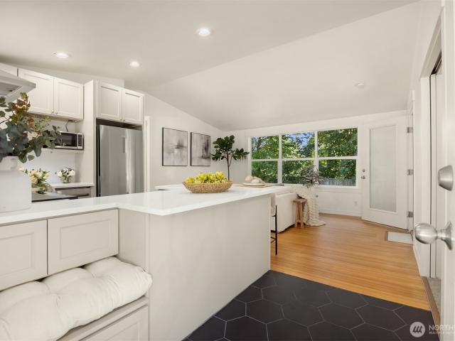 Condo for sale in Bainbridge Island