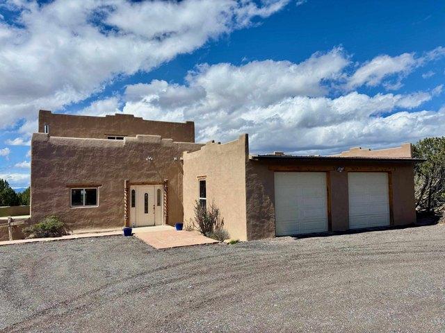 House for sale in El Prado, New Mexico