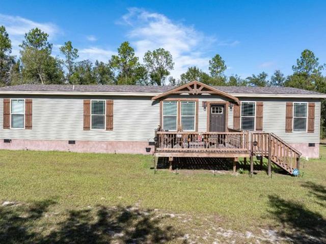 House for sale in Suwannee, Florida