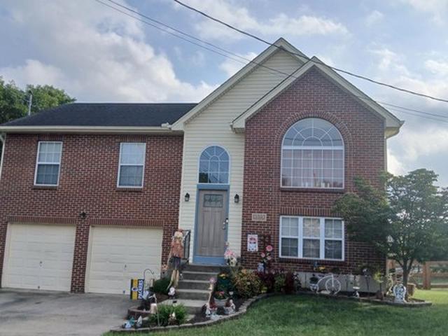 House for sale in Elsmere, Kenton County