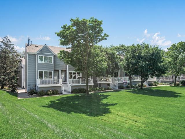 Townhouse for sale in Long Lake