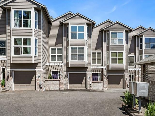 Townhouse for sale in Oregonia