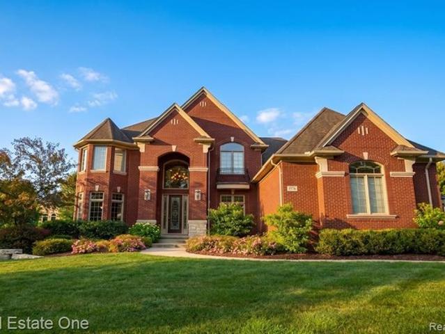 House for sale in Rochester Hills, Michigan