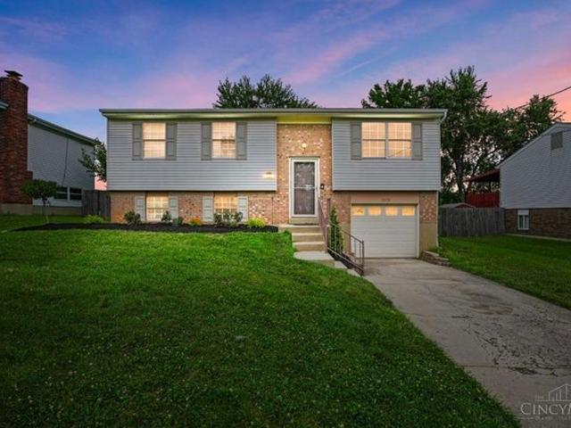 House for sale in Roselawn, Ohio