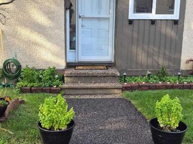 Townhouse for sale in Lassiter Terrace, Ottawa
