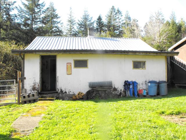 House for sale in Myrtle Point, Oregon