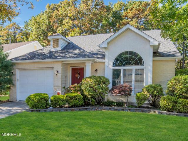 House for sale in Greenbriar Woodlands, Toms River