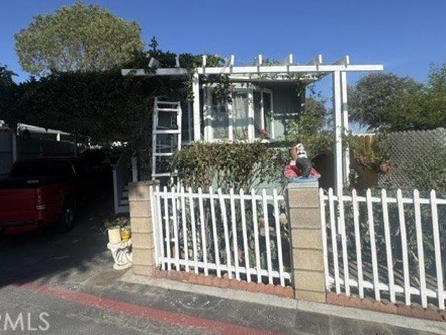 House for sale in Fontana, San Bernardino County