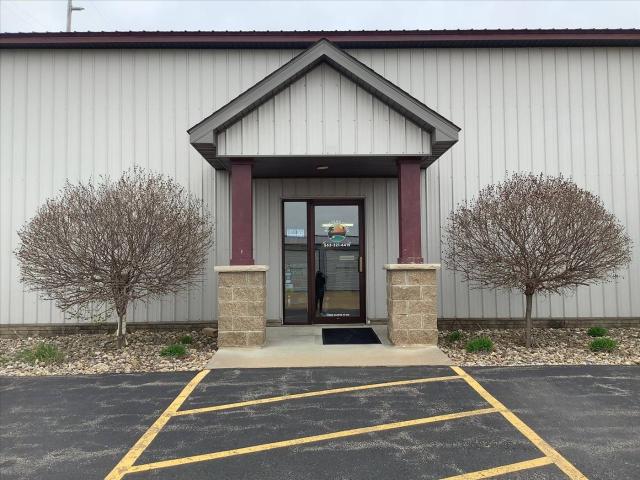 Commercial for sale in Clinton, Iowa