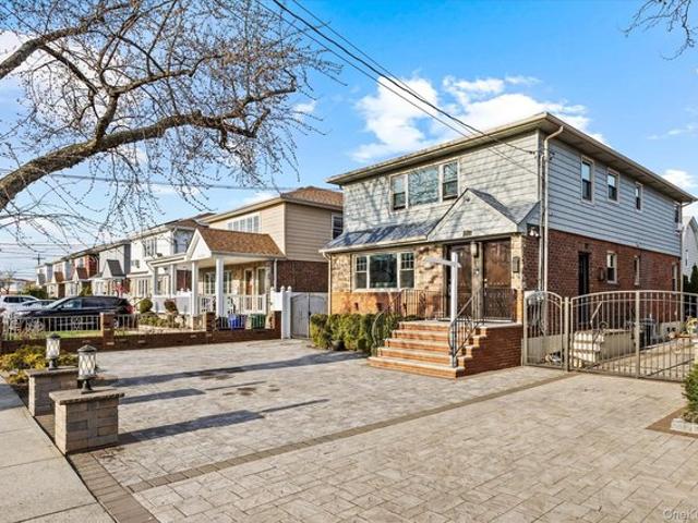 House for sale in Queens, Arverne