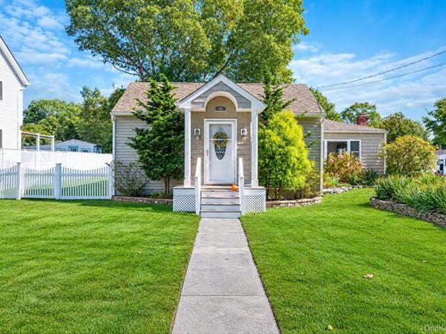 House for sale in Holtsville, Town of Brookhaven
