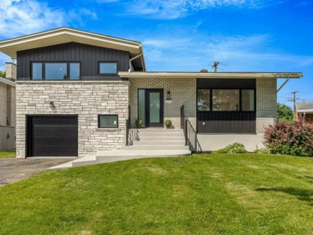 House for sale in Pointe-claire, Quebec