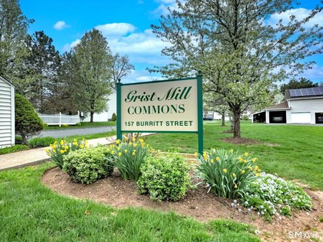 Townhouse for sale in Southington, Connecticut