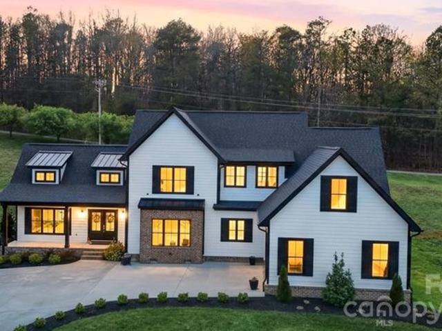 House for sale in Hiddenite, North Carolina