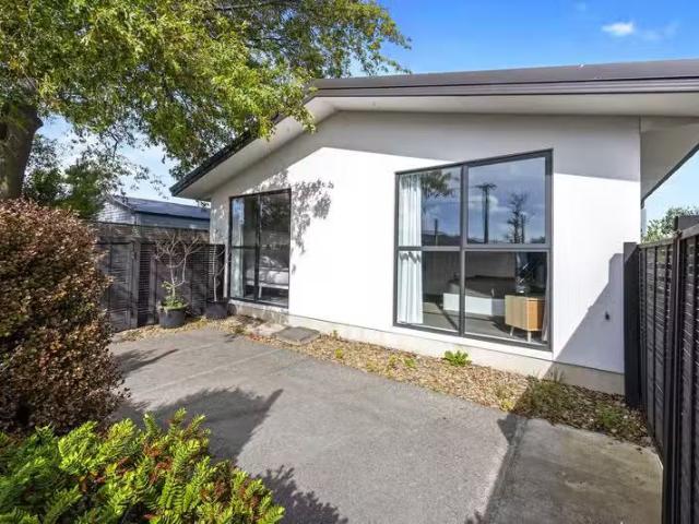 House for sale in Edgeware, Canterbury