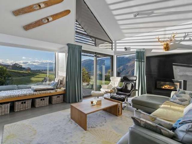 House for sale in Otakou