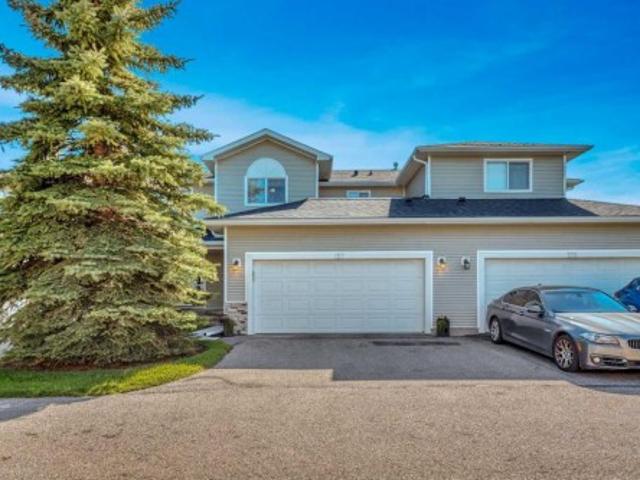 Townhouse for sale in Strathmore, Alberta