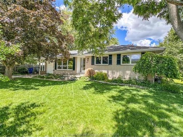House for sale in Chatham–kent, Ontario