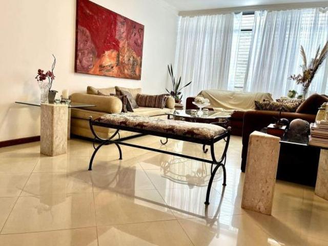 Apartamento venda em Região Geográfica Imediata do Distrito Federal, Região Integrada de Desenvolvimento do Distrito Federal e Entorno