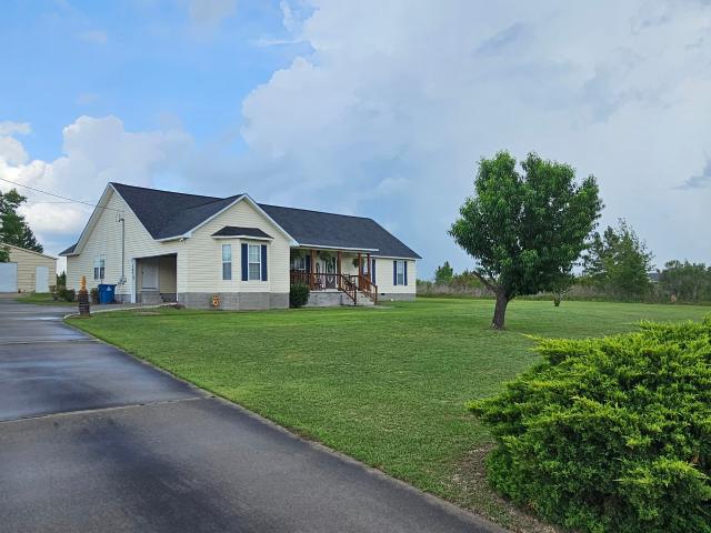 House for sale in Ailey, Georgia