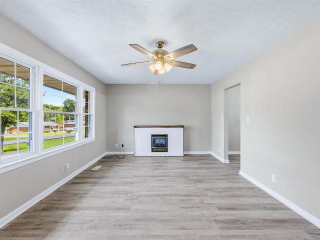 House for sale in Adolphus, Kentucky