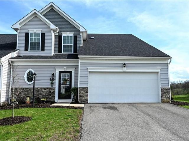 Townhouse for sale in Finleyville, Pennsylvania