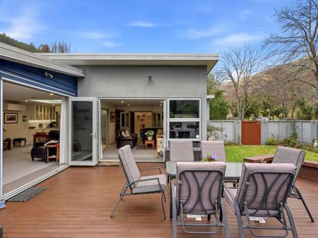 House for sale in Chaslands, Canterbury