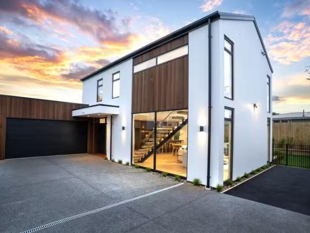 House for sale in Chaslands, Canterbury
