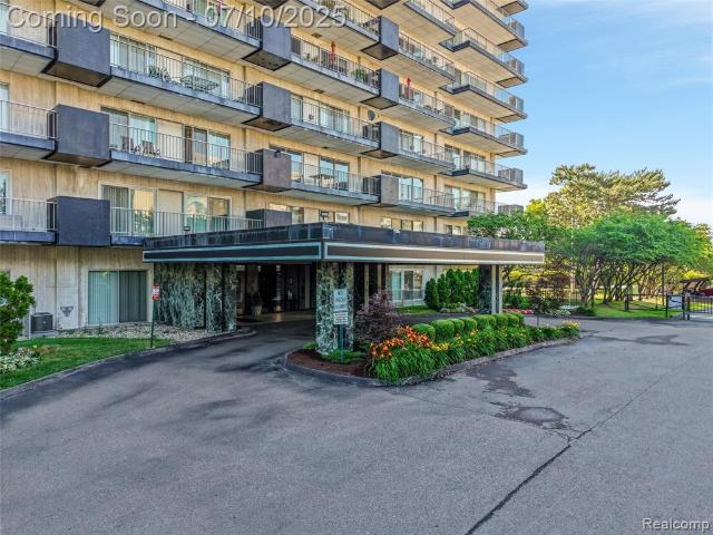 Condo for sale in Southfield