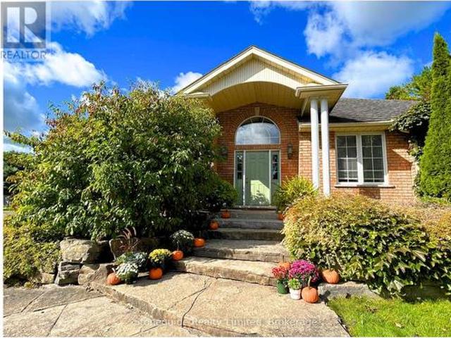 House for sale in Hunter's Ridge, Peterborough