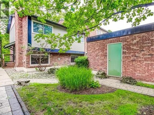 Townhouse for sale in Burlington, Ontario