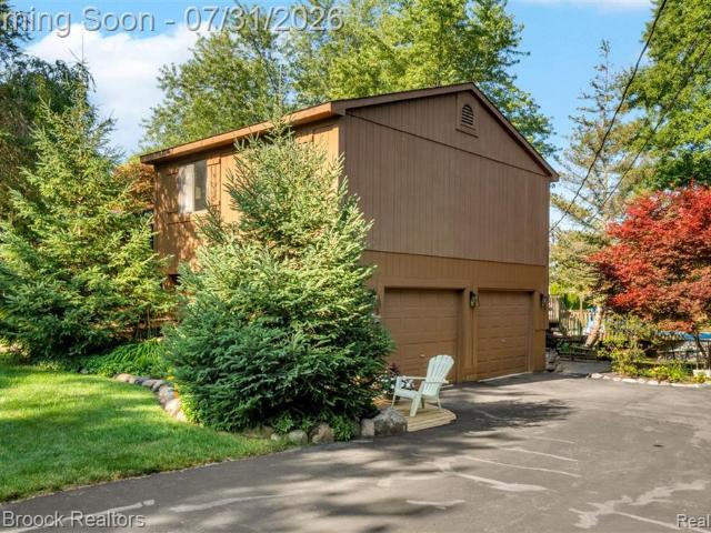 House for sale in West Bloomfield, Michigan