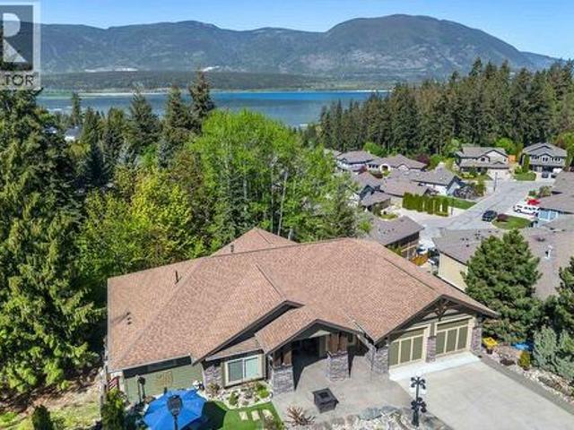 House for sale in Salmon Arm, British Columbia