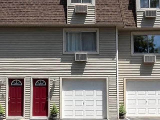 Townhouse for sale in Southington, Connecticut