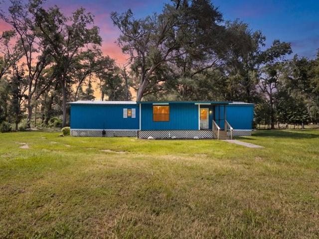 House for sale in Suwannee, Florida