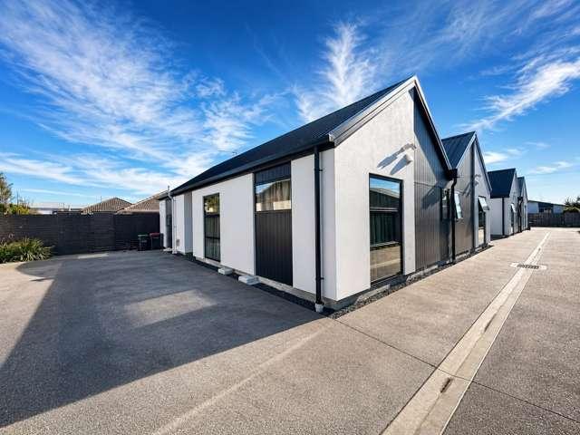 Apartment for sale in Chaslands, Canterbury