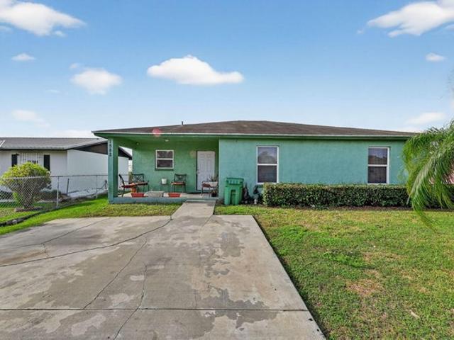 House for sale in Pahokee, Florida